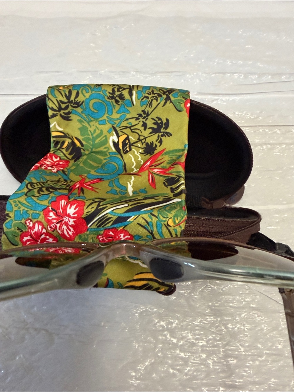 Maui Jim Brown Cat-Eye Sunglasses with Green Inner Trim - Picture 5 of 7
